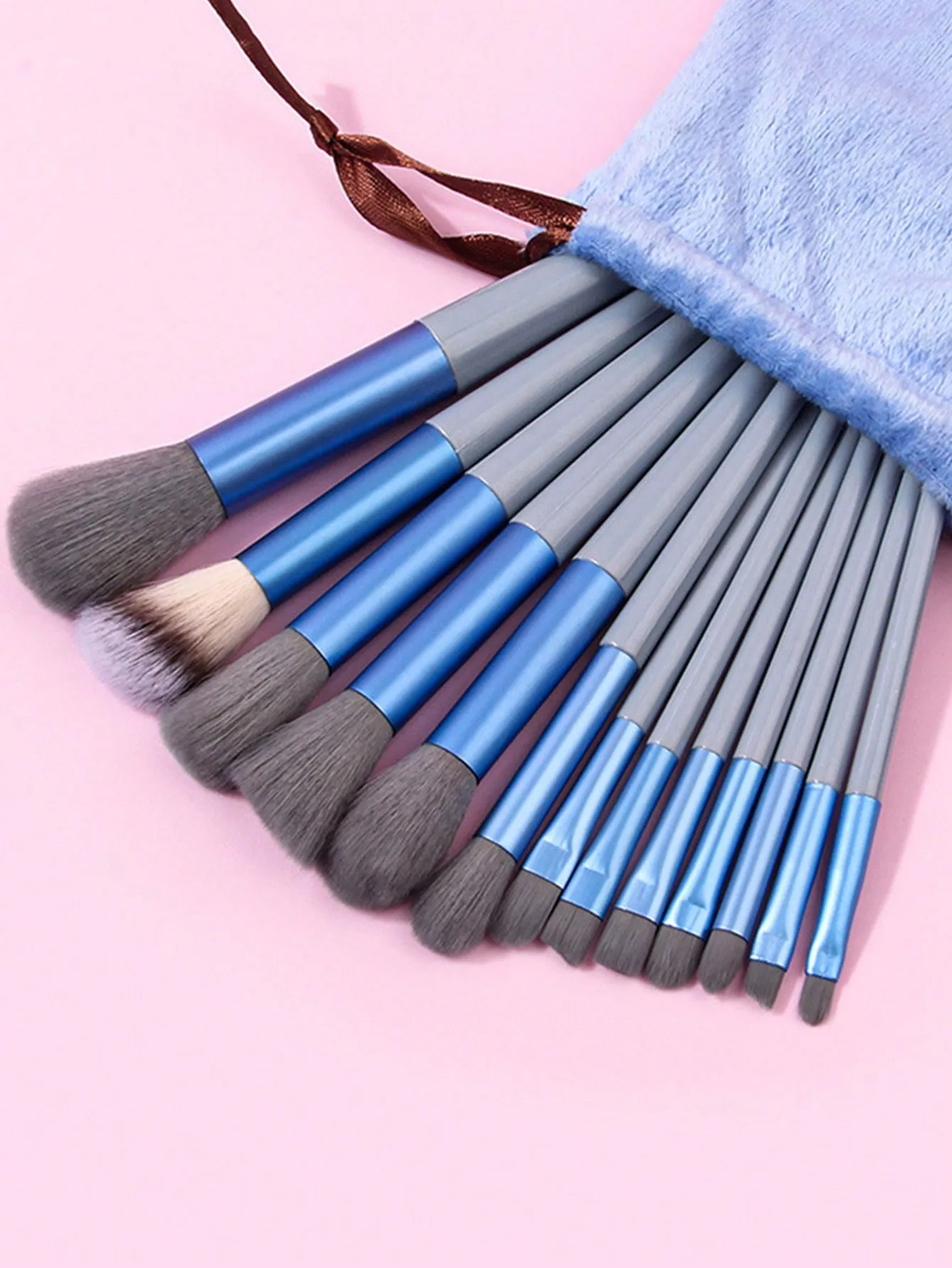 13Pcs Makeup Brush Set Soft Fluffy Professional Cosmetic Foundation Powder Eyeshadow Kabuki Blending Make Up Brush Beauty Tool With Bag Makeup Sponge Beauty Gift For Makeup Beginner