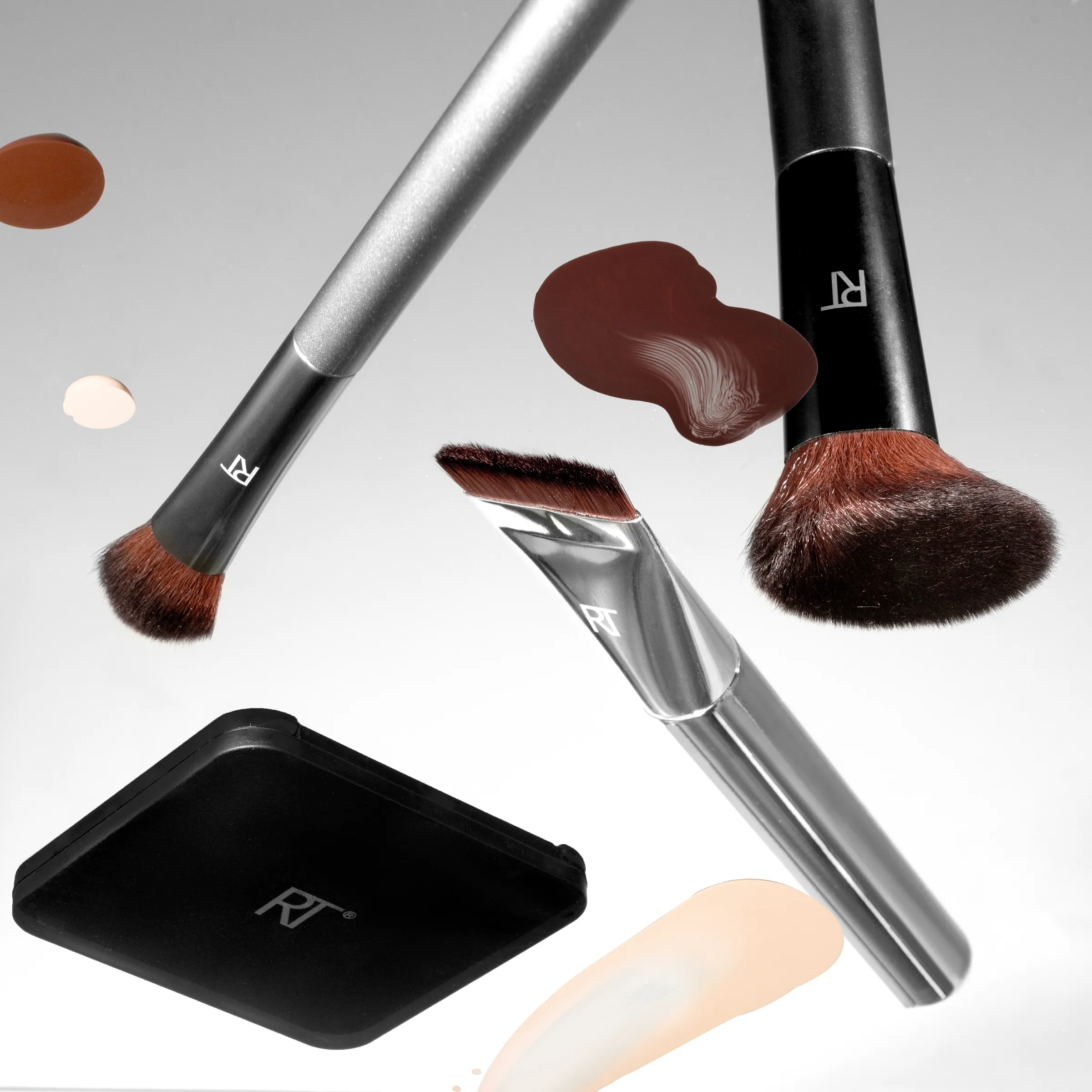 Chrome Era It's Giving Base Brush Set