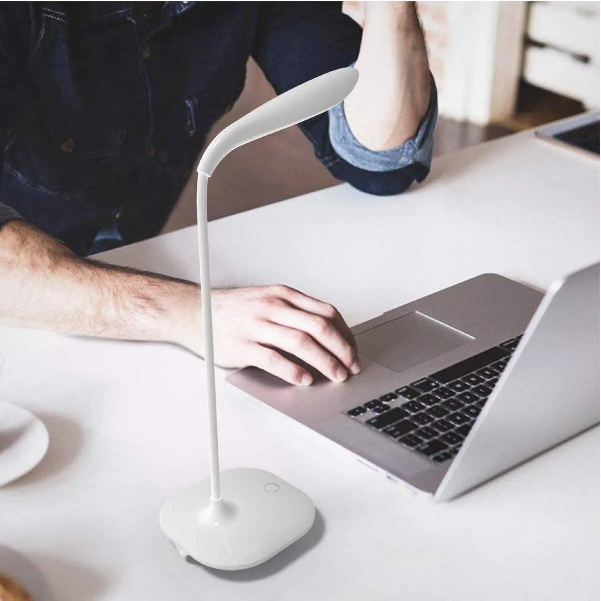 LED Desk Lamp E007 White