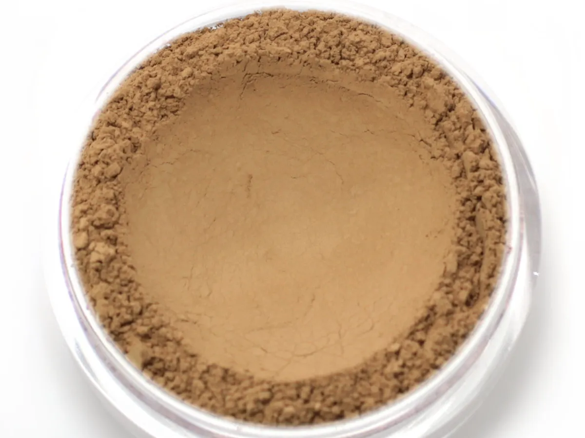 "Hazelnut" - Delicate Mineral Powder Foundation